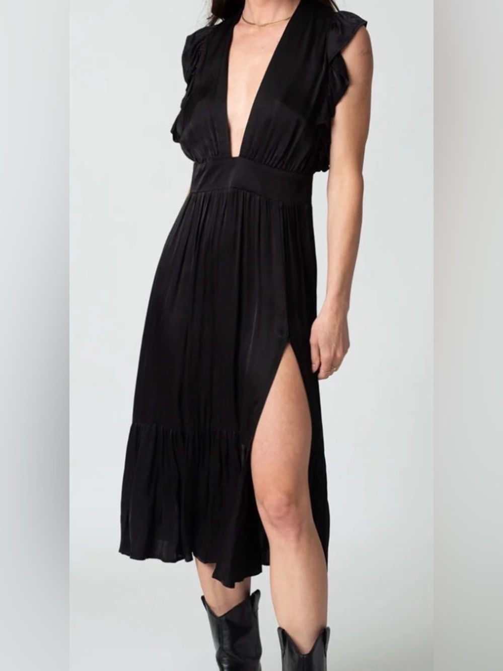 Stillwater The Jessie Midi Dress in black